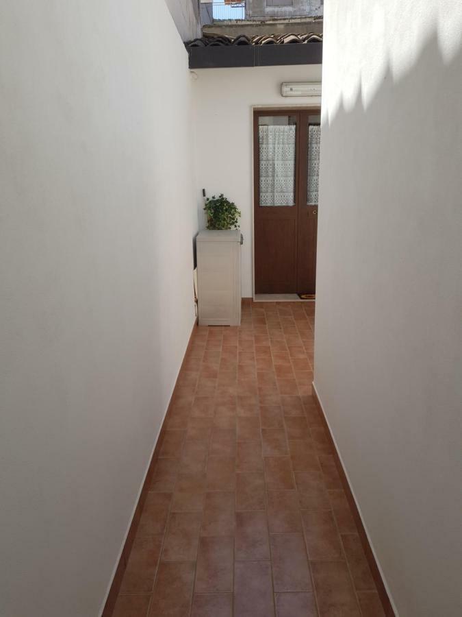 Half House Floridia Villa Exterior photo