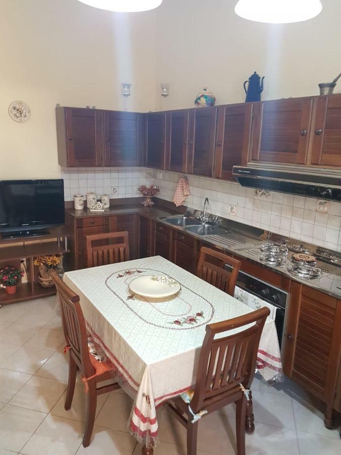 Half House Floridia Villa Exterior photo